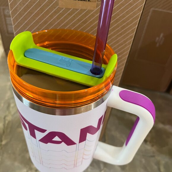 Stanley 40 oz Tumbler with handle and straw - Picture 2 of 3